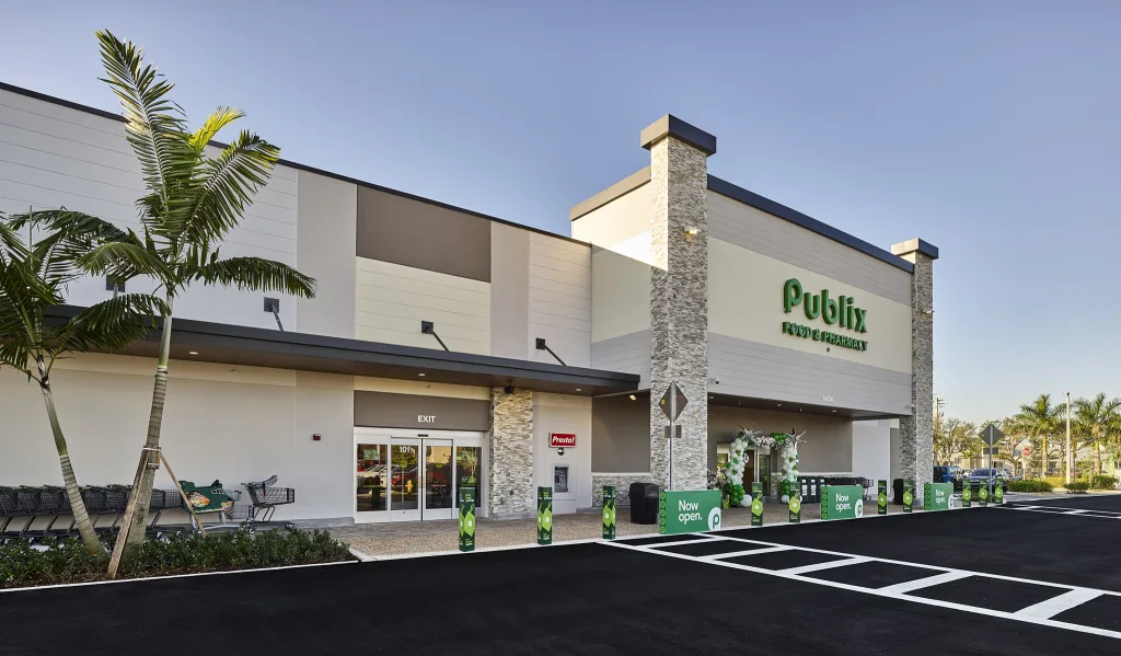 16000 Pines Market